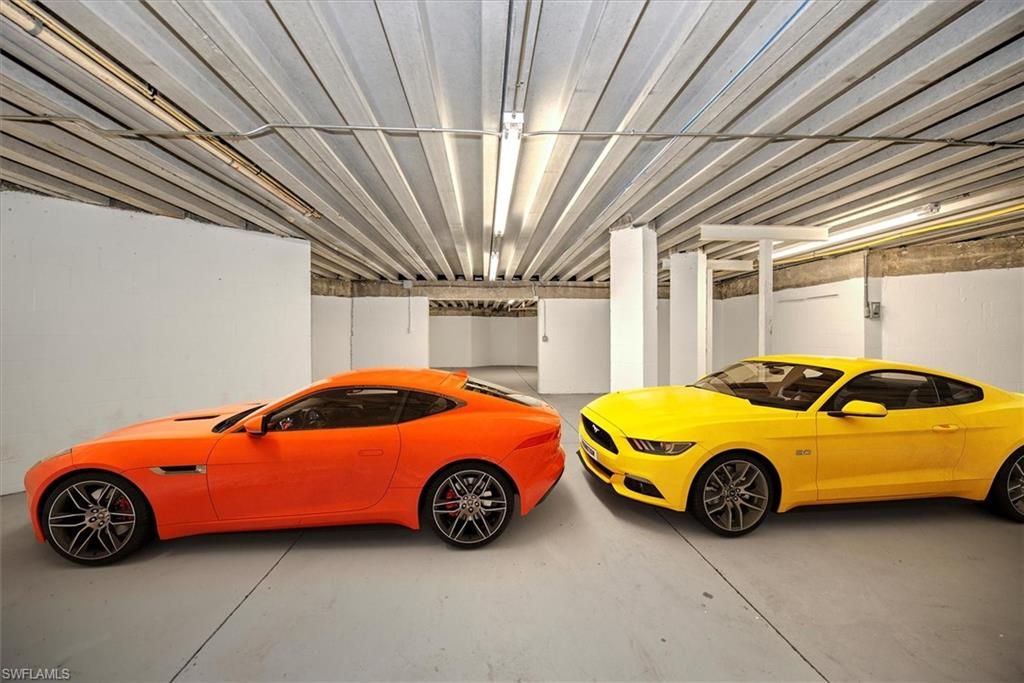 Garage, Interior