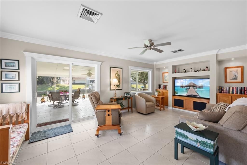 Dining room, Interior, Living room, Recessed Lighting