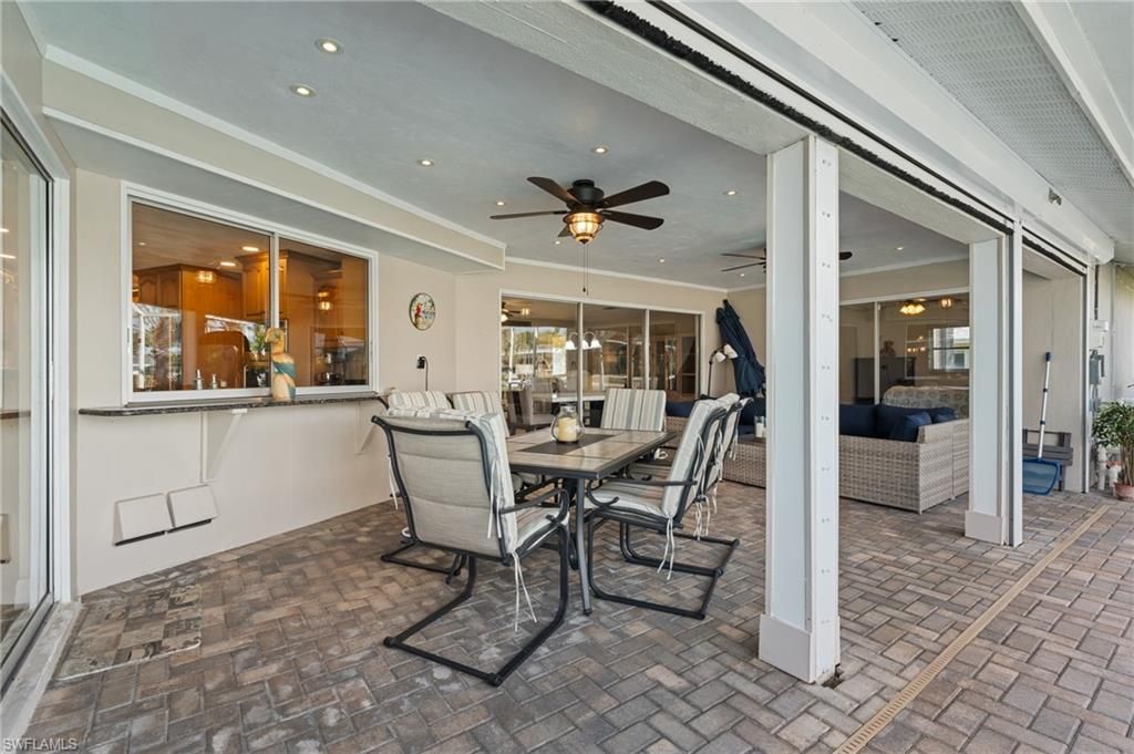 Dining room, Interior, Recessed Lighting