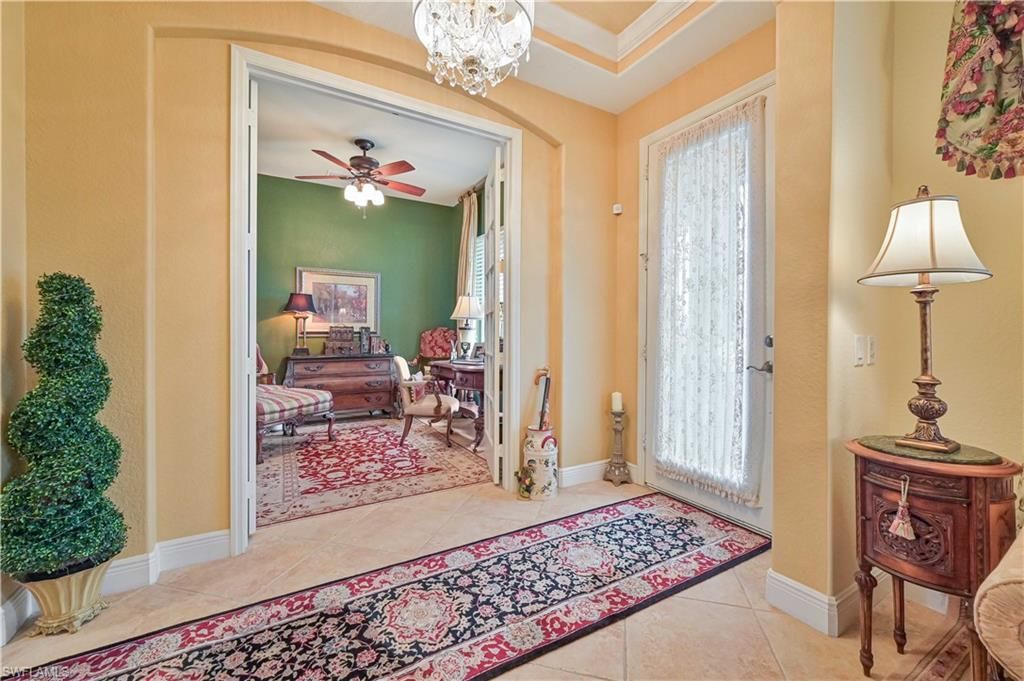 Chandelier, Interior