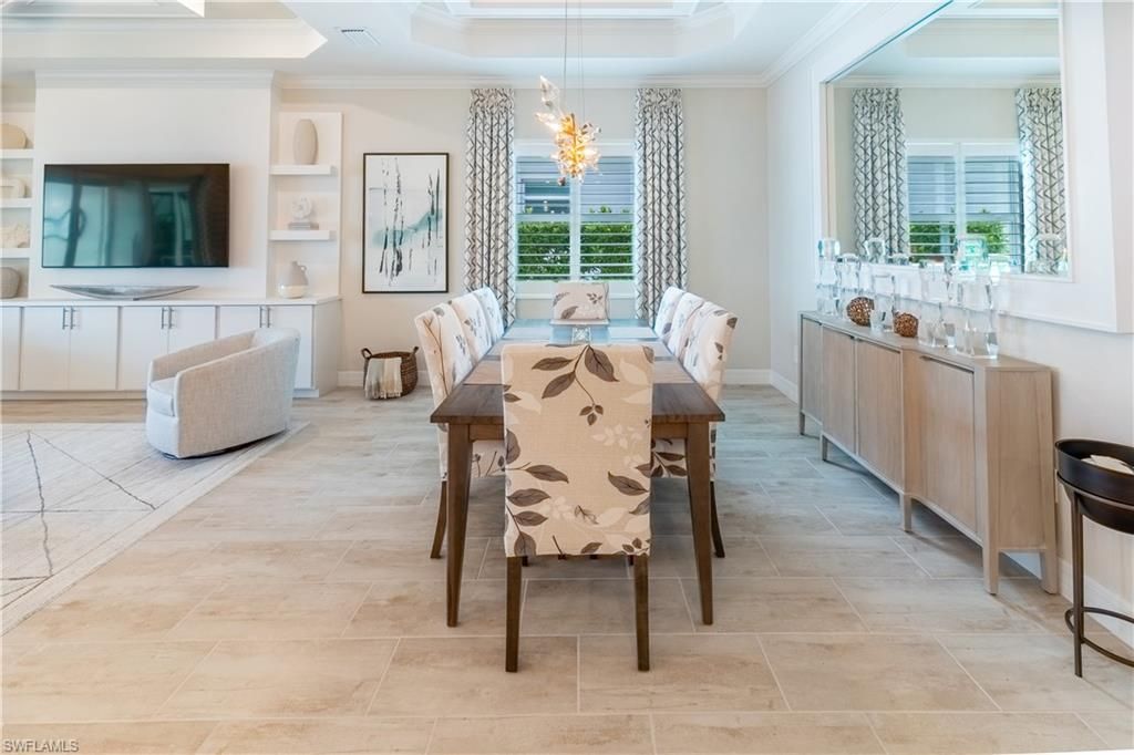 Chandelier, Dining room, Interior, Pendant Lights