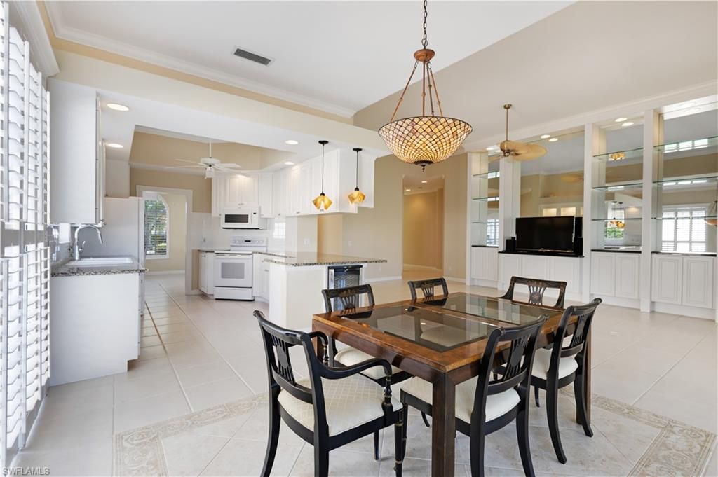 Dining room, Interior, Kitchen, Pendant Lights, Recessed Lighting