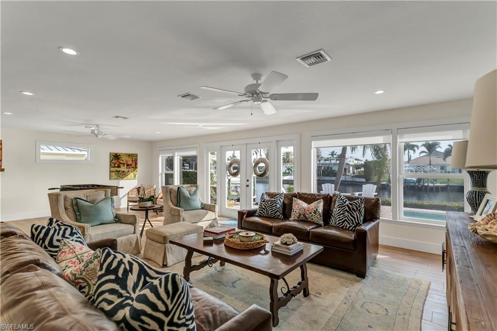 Interior, Living room, Recessed Lighting, Water, Wood Texture Flooring