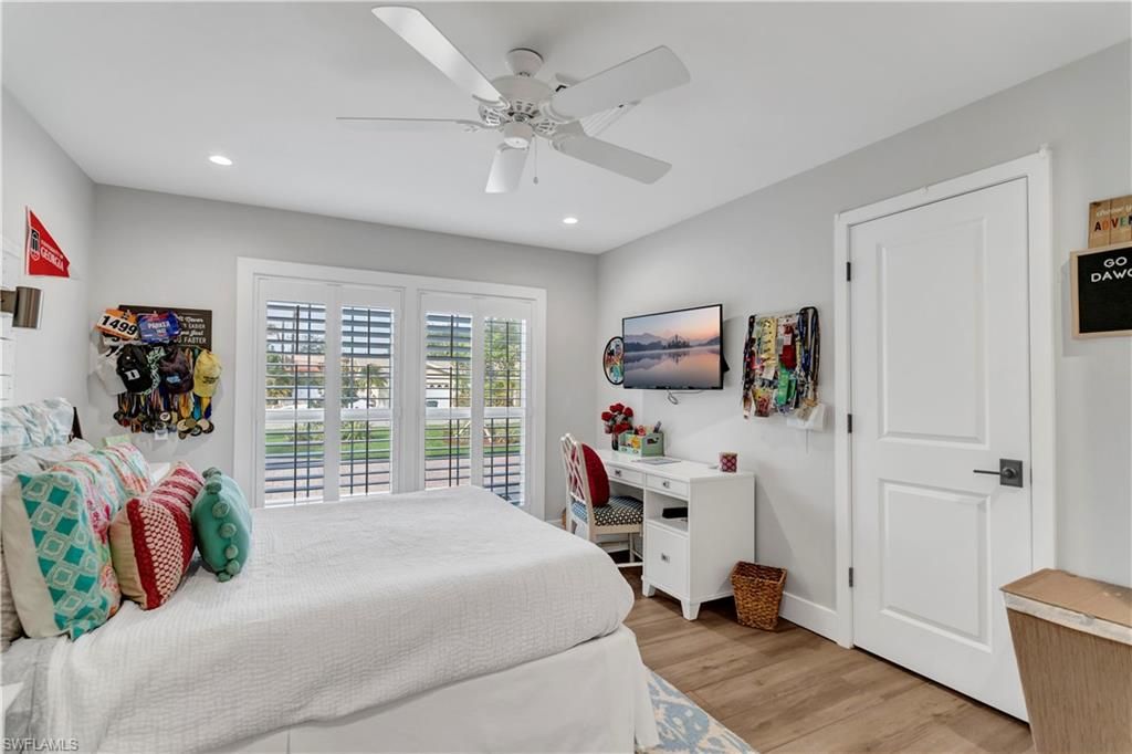 Bedroom, Home Office, Interior, Recessed Lighting, Wood Texture Flooring