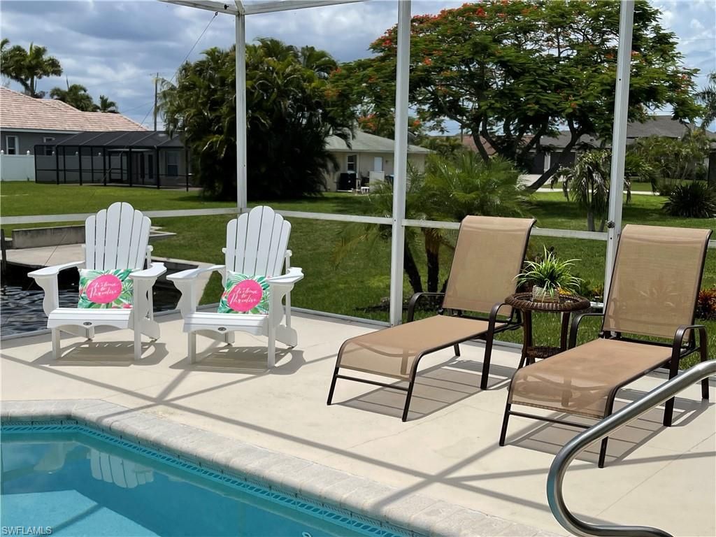 Exterior, Pool, Sun Room