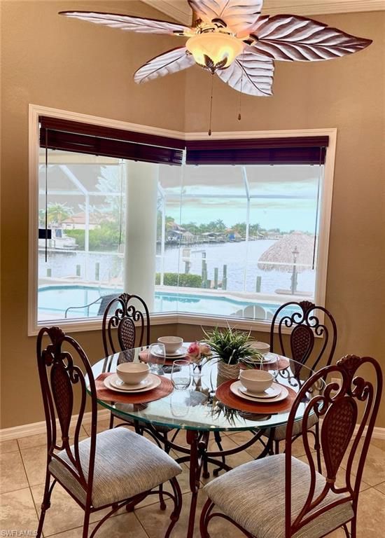 Dining room, Interior, Sun Room, Water