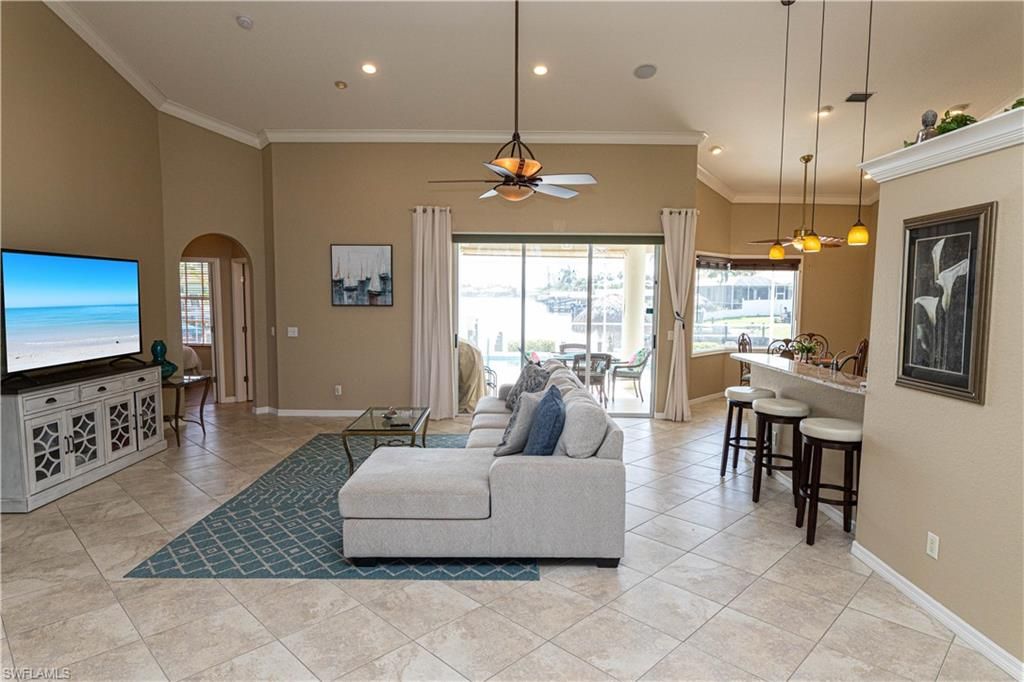 Dining room, Interior, Living room, Pendant Lights, Recessed Lighting