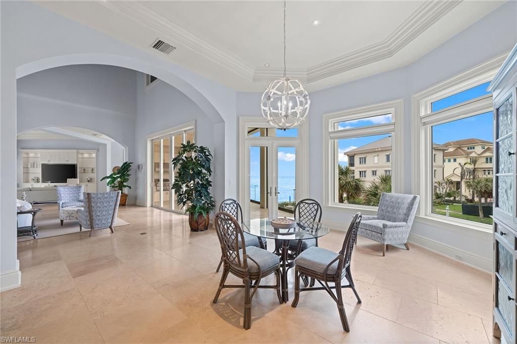 Dining room, Interior, Living room, Pendant Lights, Recessed Lighting, Water