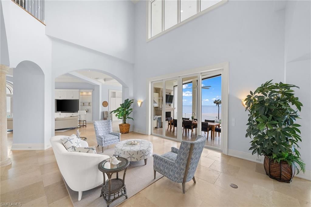 Interior, Living room, Water