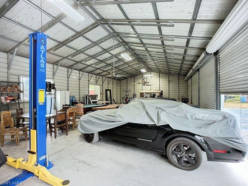 Garage, Interior