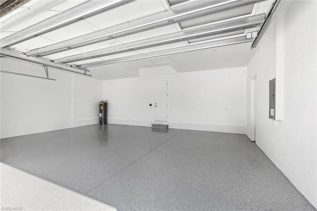 Garage, Interior