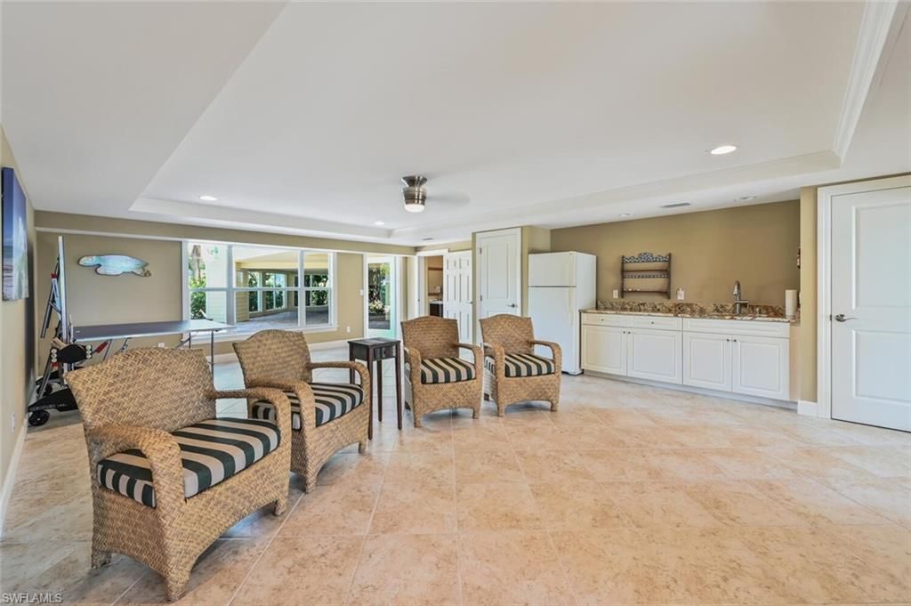 Game Room, Interior, Recessed Lighting