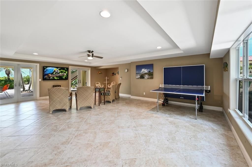 Game Room, Interior, Recessed Lighting