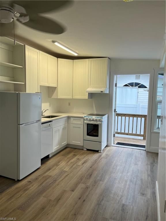 Interior, Kitchen, Wood Texture Flooring