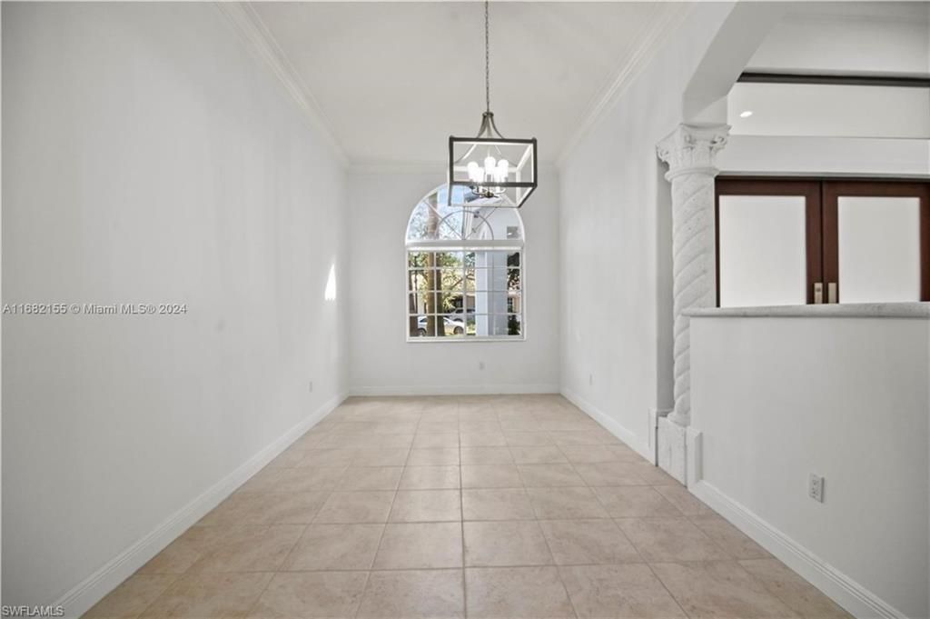 Empty room, Interior, Pendant Lights, Recessed Lighting