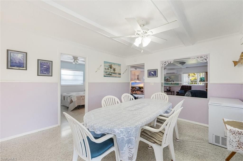 Dining room, Interior