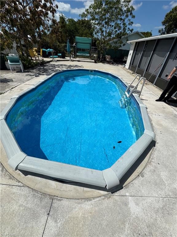 Exterior, Pool