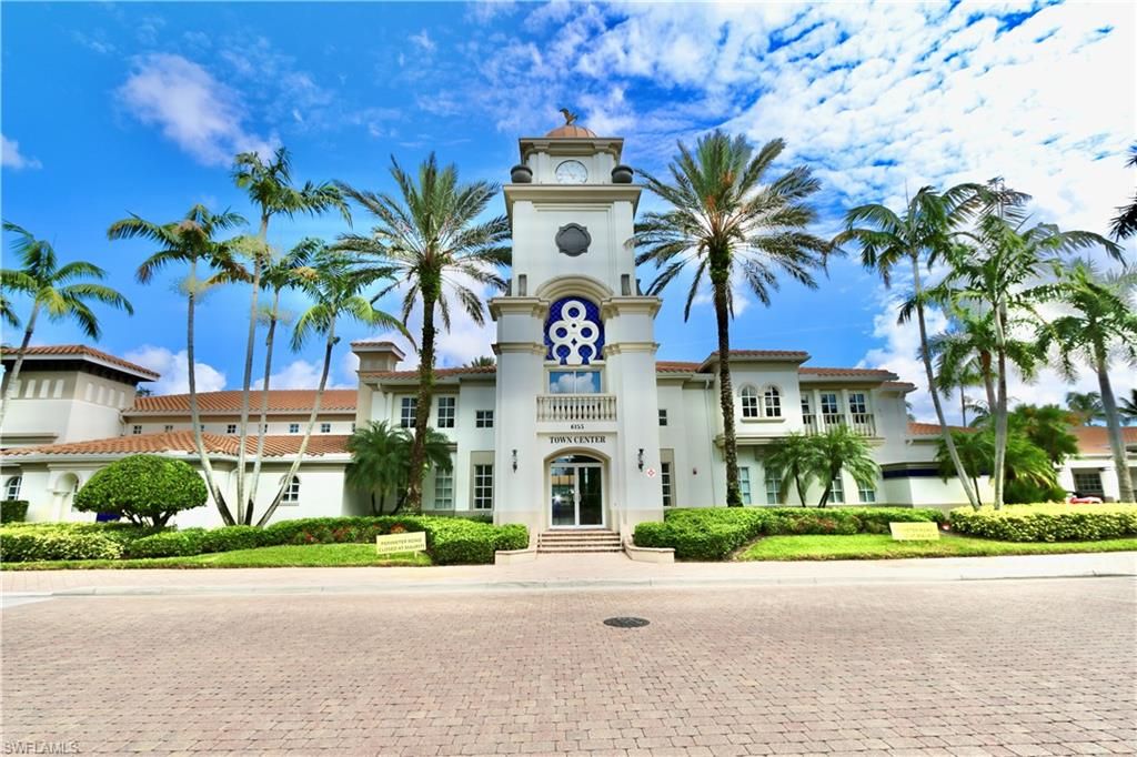 Exterior, Facade, Mediterranean