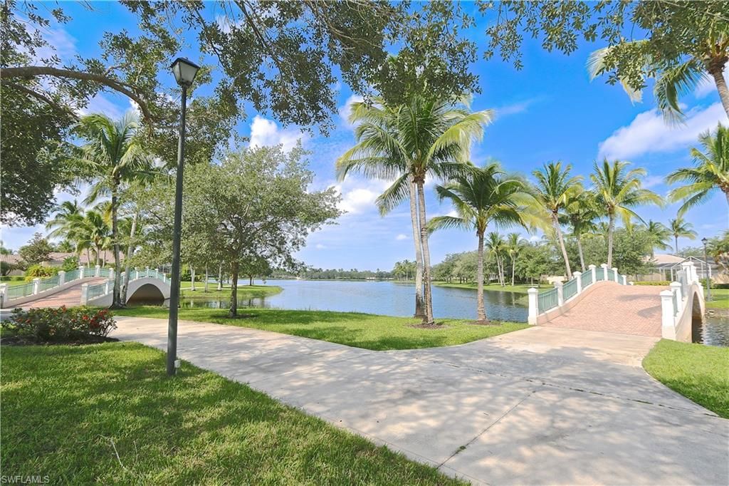 Exterior, Lake