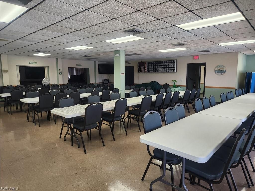 Dining room, Interior, Recessed Lighting
