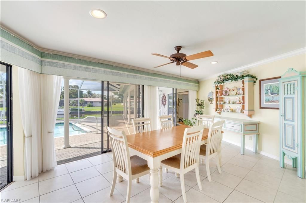 Dining room, Interior, Recessed Lighting