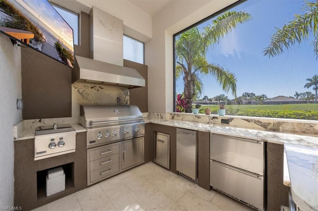 Exterior, Outdoor Kitchen