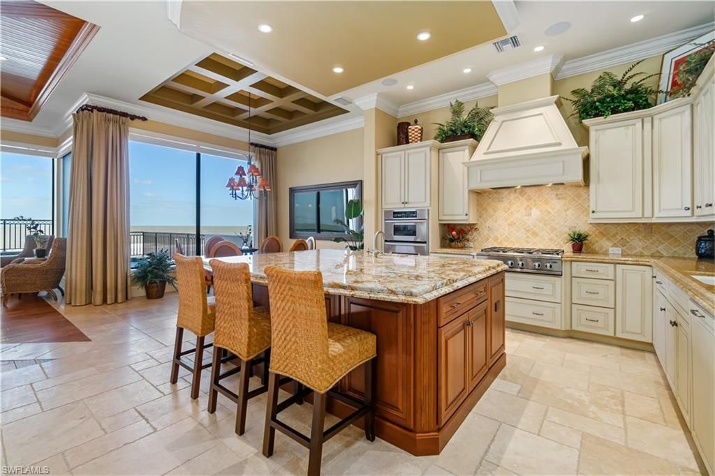 Dining room, Interior, Kitchen, Pendant Lights, Recessed Lighting, Stainless Steel Appliances