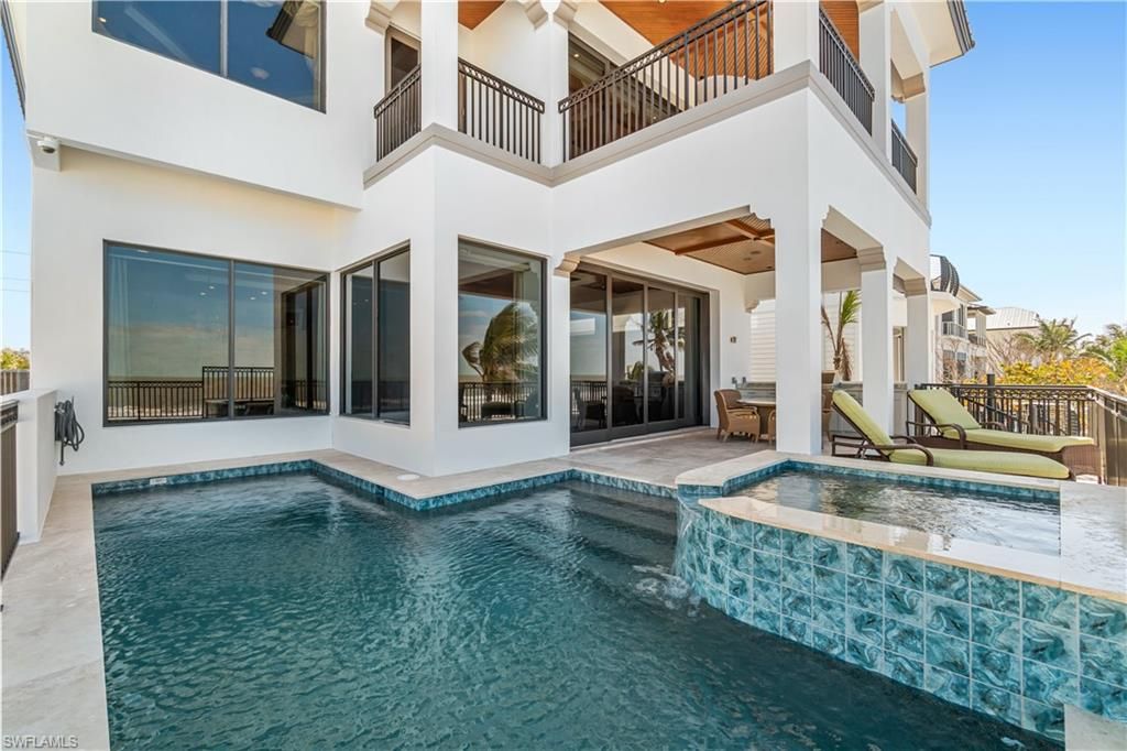 Exterior, Playground, Pool