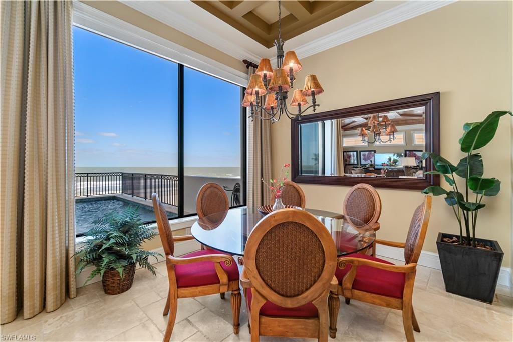 Chandelier, Dining room, Interior