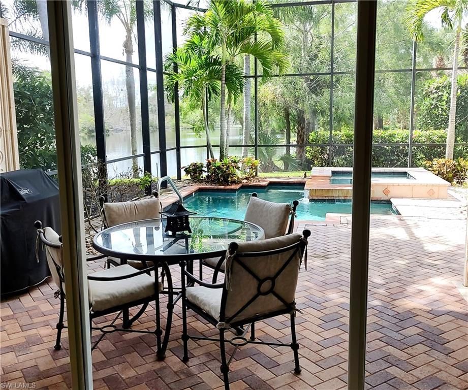 Interior, Pool, Sun Room