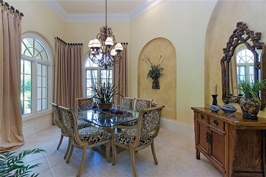 Chandelier, Dining room, Interior