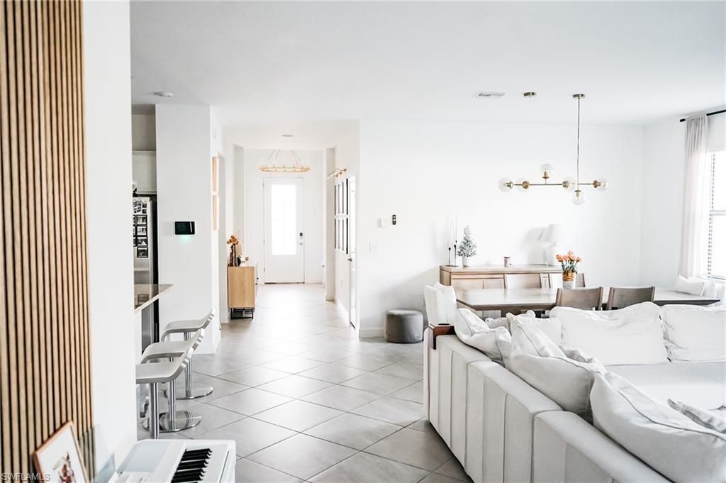 Dining room, Interior, Living room, Pendant Lights, Piano