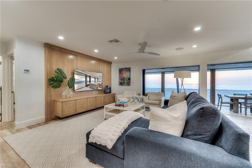 Interior, Living room, Recessed Lighting, Water