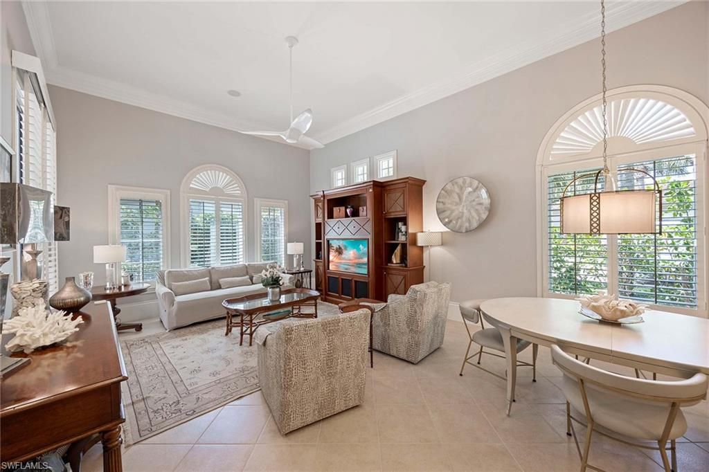 Dining room, Interior, Living room, Pendant Lights