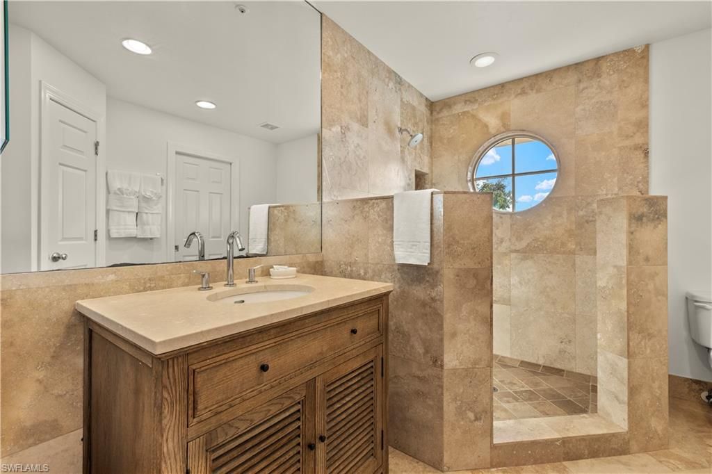 Bathroom, Interior, Recessed Lighting