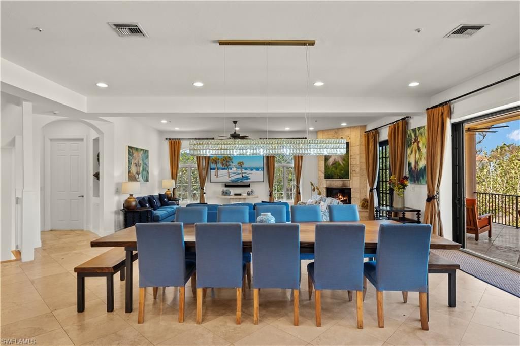 Dining room, Fireplace, Interior, Pendant Lights, Recessed Lighting