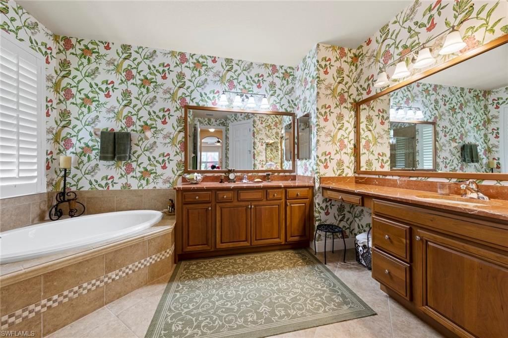 Bathroom, Dual Sink Vanities, Interior