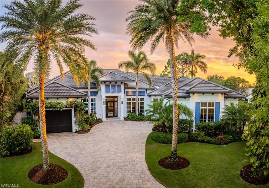 Attached, Backyard, Exterior, Facade, French Provincial