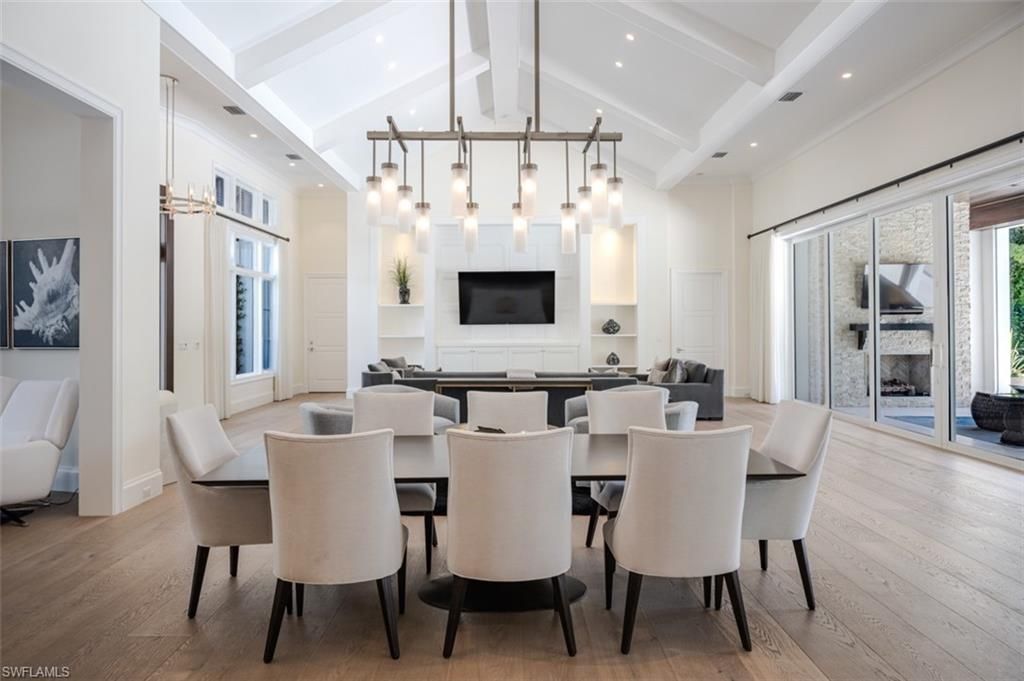 Dining room, Fireplace, Interior, Pendant Lights, Recessed Lighting, Wood Texture Flooring