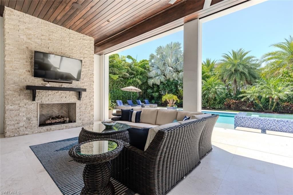 Exterior, Fireplace, Pool