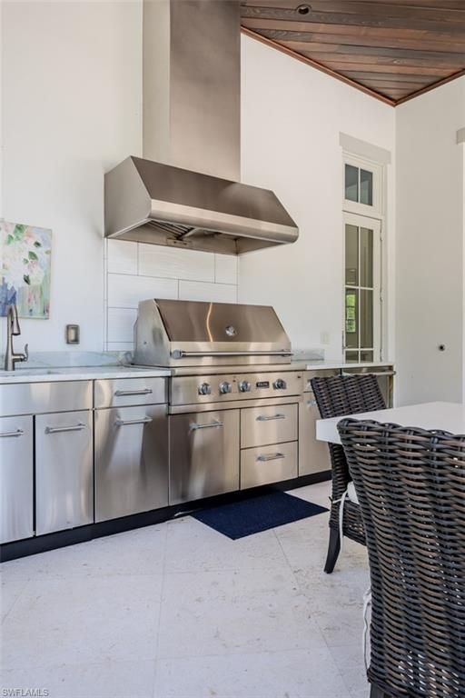 Exterior, Outdoor Kitchen