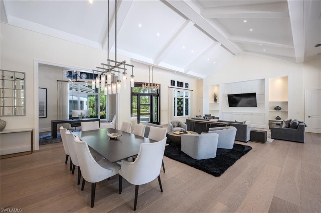 Dining room, Interior, Living room, Pendant Lights, Recessed Lighting, Wood Texture Flooring