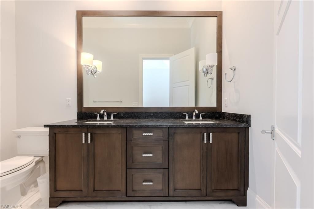 Bathroom, Dual Sink Vanities, Interior