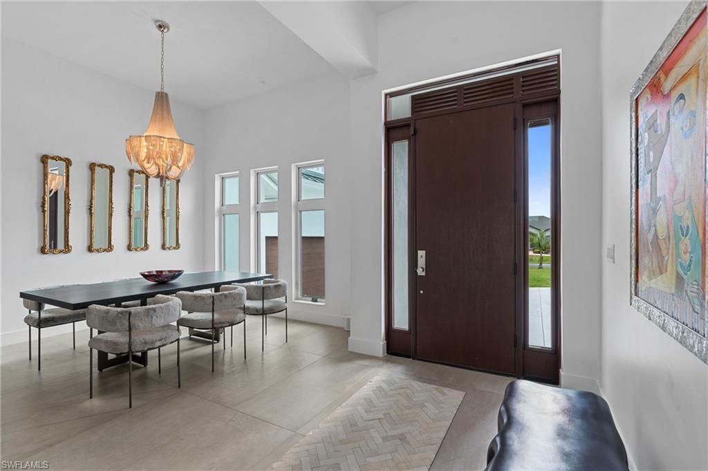 Chandelier, Dining room, Interior