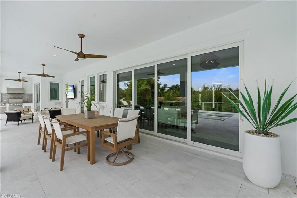 Dining room, Interior