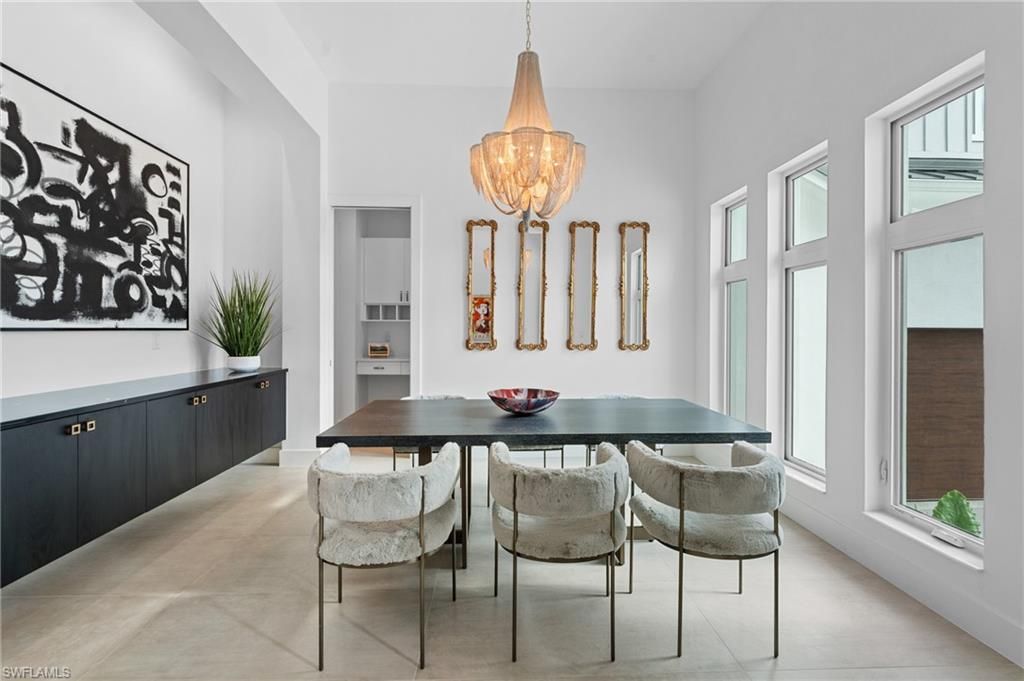 Chandelier, Dining room, Interior, Pendant Lights