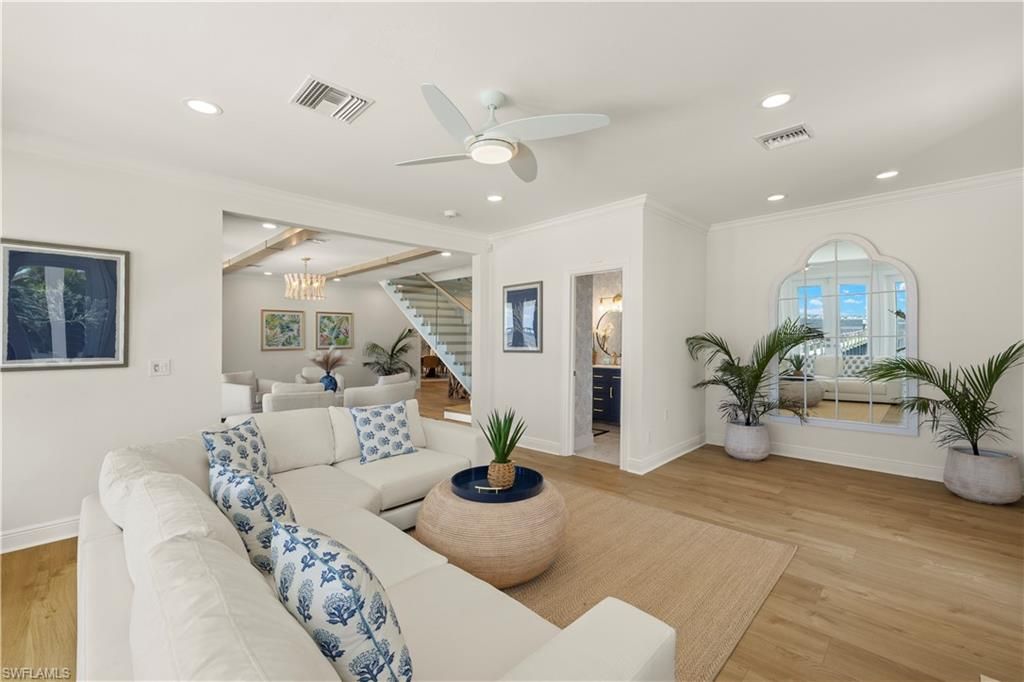 Chandelier, Dining room, Interior, Living room, Recessed Lighting, Wood Texture Flooring