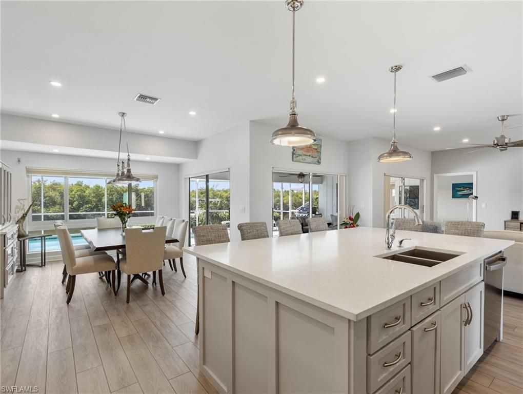 Dining room, Interior, Kitchen, Pendant Lights, Recessed Lighting, Wood Texture Flooring