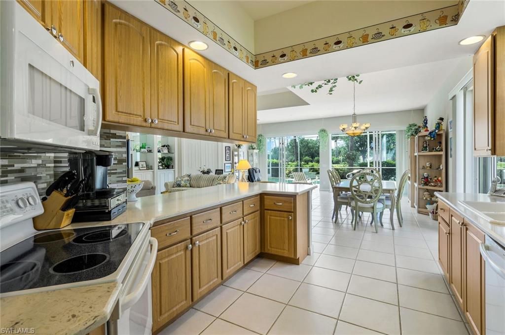 Chandelier, Dining room, Interior, Kitchen, Recessed Lighting