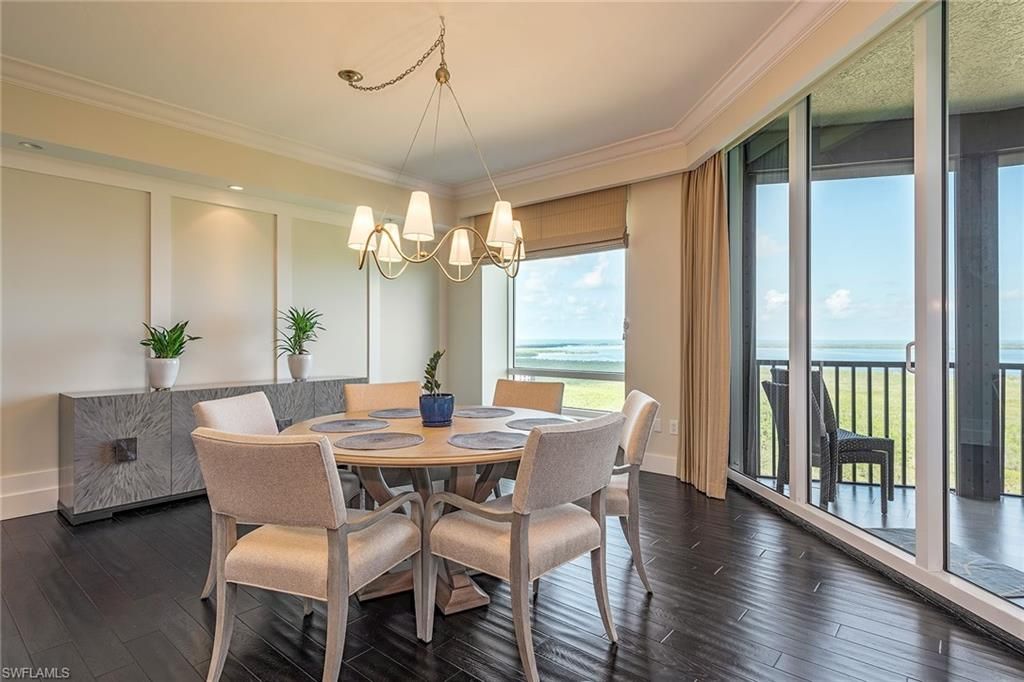 Chandelier, Dining room, Interior, Pendant Lights, Water, Wood Texture Flooring